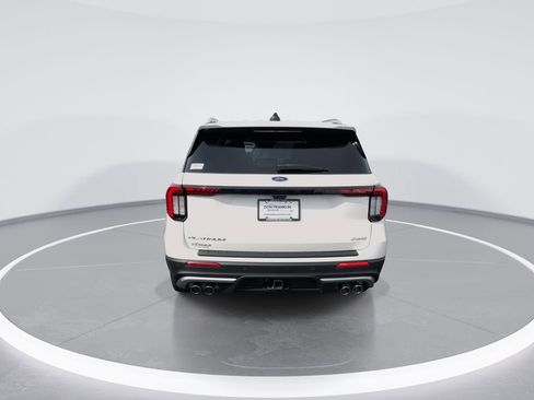 Used 2025 Ford Explorer Platinum w/ Ultimate Package image 7