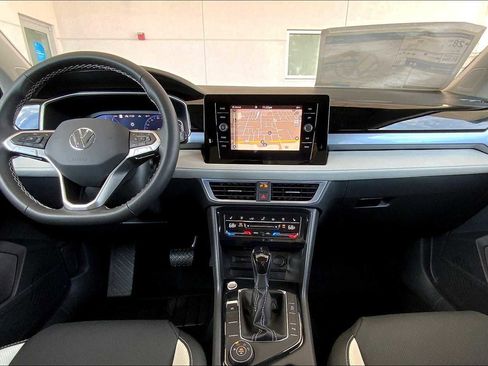 Used 2025 Volkswagen Taos SEL w/ Black Wheel Plus Package image 5