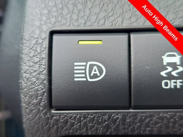 Used 2020 Toyota Camry LE FWD image 16