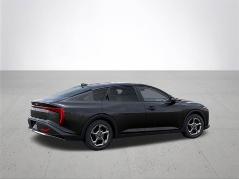 New 2026 Kia K4 LXS image 6