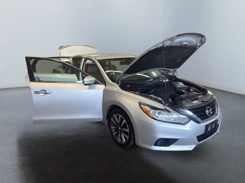 Used 2017 Nissan Altima 2.5 SL image 7