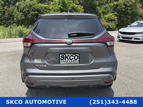 Used 2023 Nissan Kicks S FWD image 4