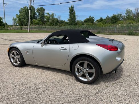 Used 2007 Pontiac Solstice GXP w/ Premium Package RWD image 4