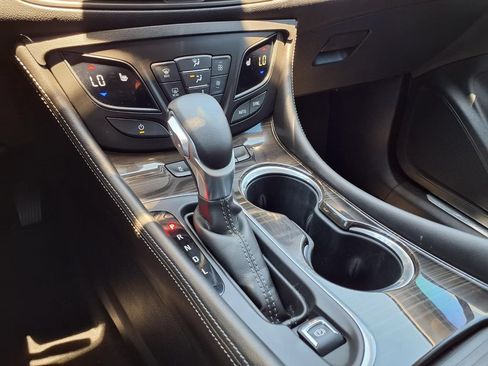 Used 2019 Buick Envision Essence FWD image 6