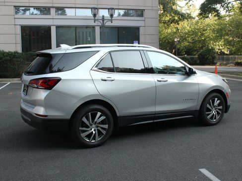 Used 2022 Chevrolet Equinox Premier AWD/4WD image 7