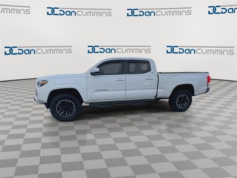 Used 2016 Toyota Tacoma SR5 image 5