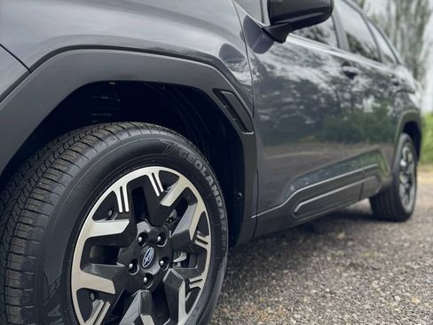 Certified 2025 Subaru Forester Premium AWD/4WD image 50