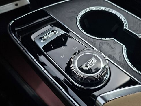 New 2026 Cadillac Lyriq Signature Luxury w/ LPO, Bronce Accent Package AWD/4WD image 35