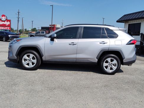Used 2020 Toyota RAV4 XLE image 3