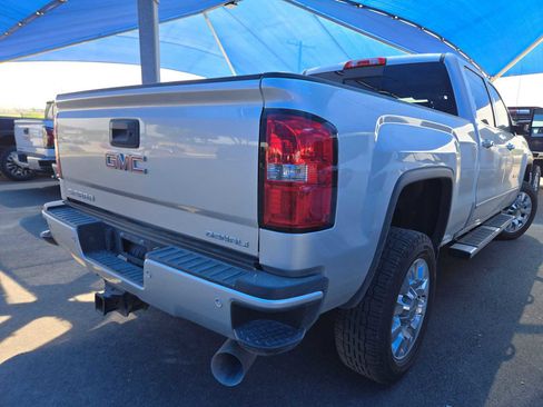 Used 2019 GMC Sierra 2500 Denali w/ Duramax Plus Package image 4