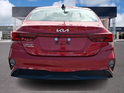 Certified 2023 Kia Forte LXS FWD image 5