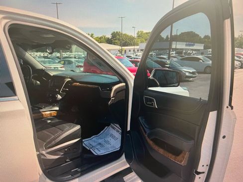 Used 2015 GMC Yukon Denali w/ Premium Package AWD/4WD image 16