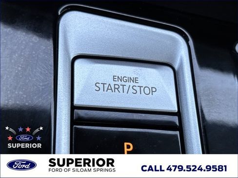 Used 2025 Volkswagen Atlas SEL AWD/4WD image 32