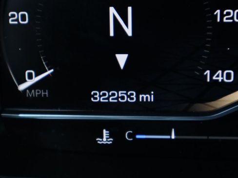 Used 2023 GMC Yukon SLE image 14