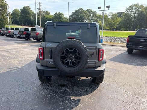 New 2026 Ford Bronco Badlands AWD/4WD image 4