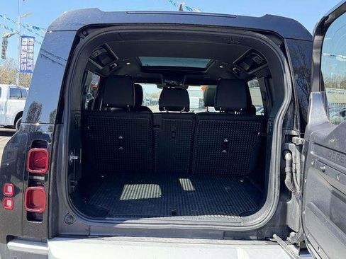 Used 2025 Land Rover Defender 110 S AWD/4WD image 9