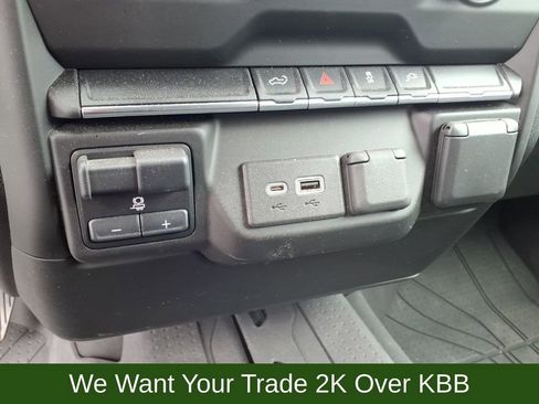 Used 2022 Chevrolet Silverado 2500 Custom w/ Custom Convenience Package image 30