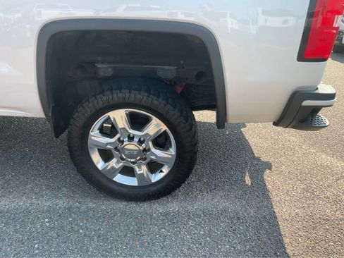 Used 2019 GMC Sierra 2500 Denali w/ Duramax Plus Package AWD/4WD image 7