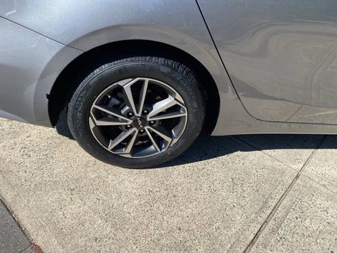 Used 2022 Kia Forte LXS image 16