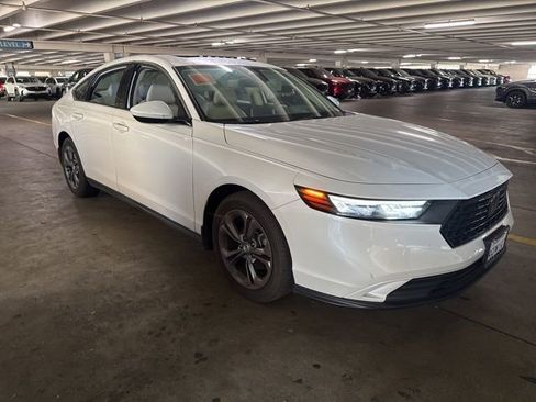 Used 2023 Honda Accord EX image 3