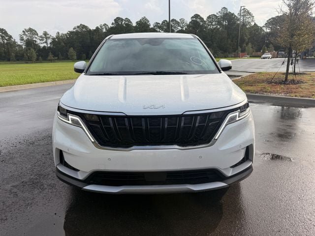 Used 2024 Kia Carnival EX FWD image 23