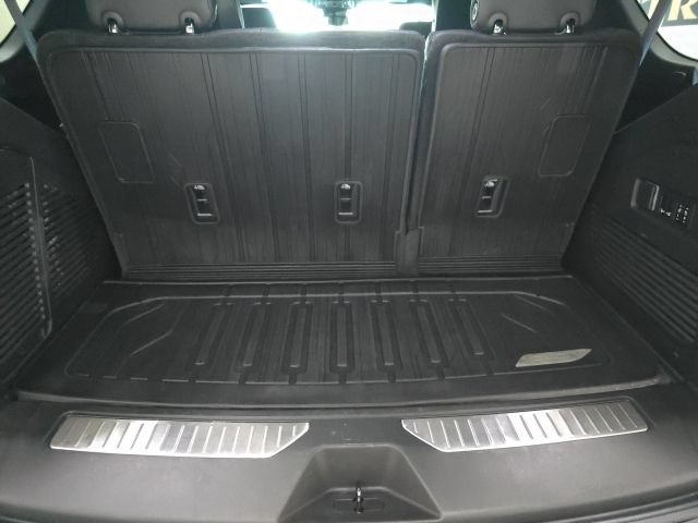 Used 2023 GMC Yukon Denali AWD/4WD image 8