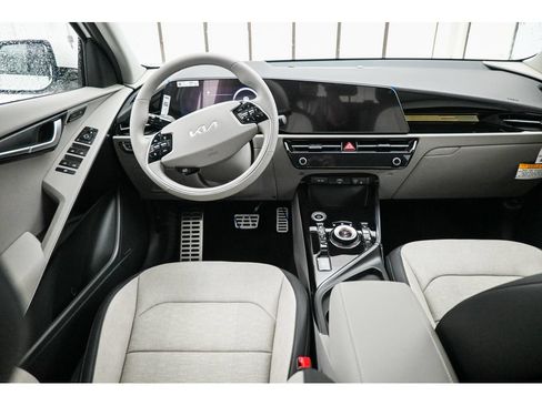 New 2026 Kia Niro Wave w/ Wave Preserve Package FWD image 13