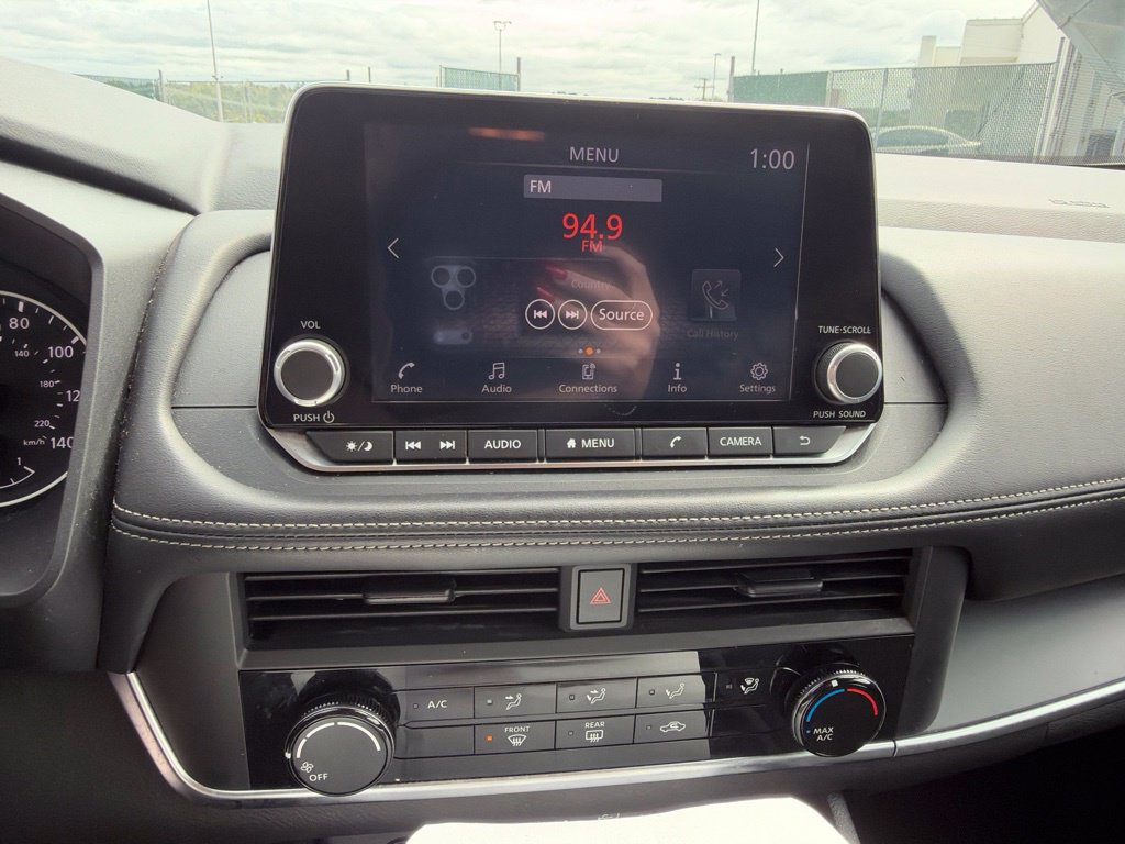 Used 2024 Nissan Rogue S AWD/4WD image 46
