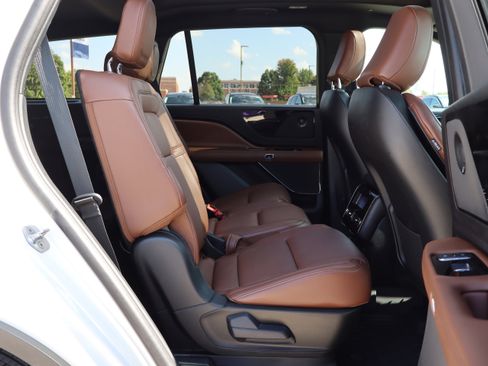 Used 2024 Lincoln Aviator Reserve w/ Elements Package Plus image 14