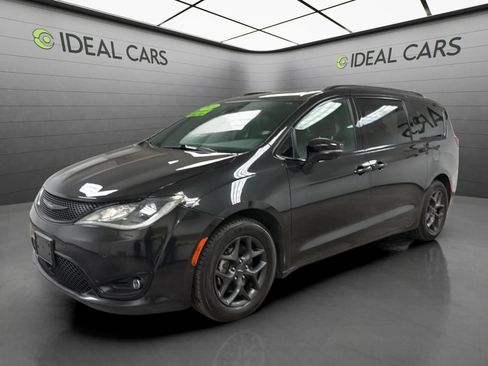 Used 2019 Chrysler Pacifica Limited w/ Advanced Safetytec Group FWD image 1