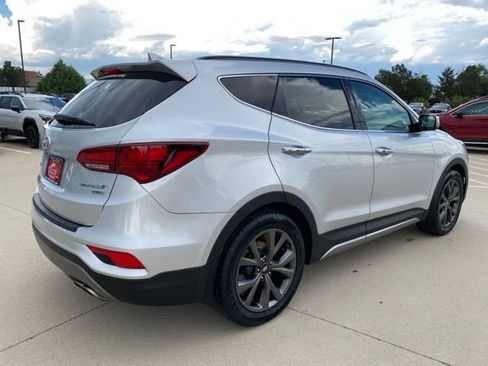Used 2018 Hyundai Santa Fe Sport FWD image 5