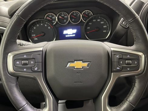 Used 2021 Chevrolet Silverado 1500 LT w/ Z71 Off-Road Package AWD/4WD image 4