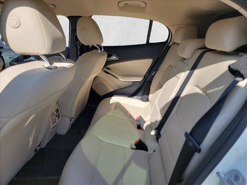 Used 2017 Mercedes-Benz GLA 250 image 14