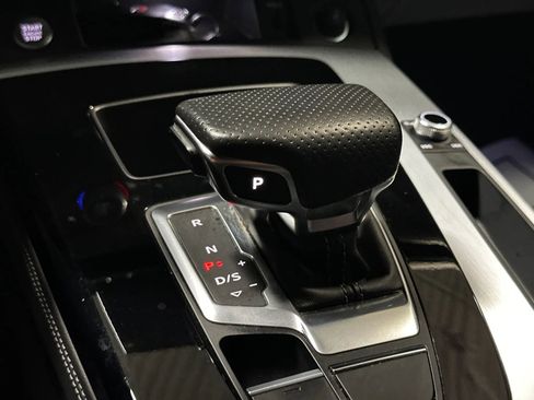 Used 2024 Audi Q5 e Premium Plus w/ Premium Plus Package image 44