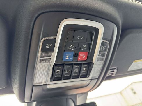 Used 2023 RAM 1500 Laramie AWD/4WD image 27