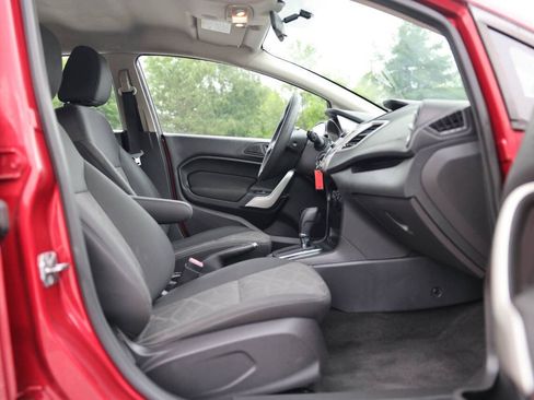 Used 2013 Ford Fiesta SE FWD image 9