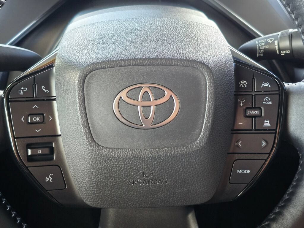 Used 2024 Toyota Prius XLE FWD image 18