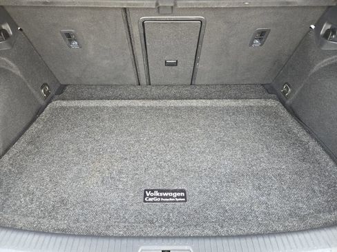Used 2019 Volkswagen Golf SE FWD image 33