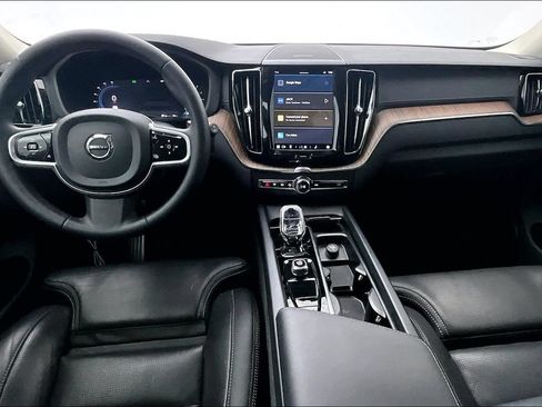 Used 2023 Volvo XC60 B5 Ultimate w/ Climate Package FWD image 19
