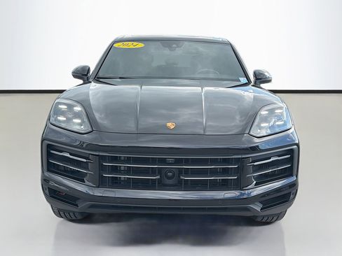 Used 2024 Porsche Cayenne image 9