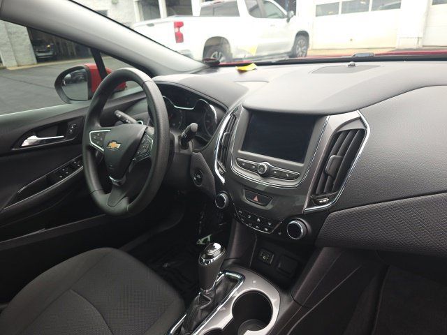 Used 2019 Chevrolet Cruze LT w/ Convenience Package FWD image 13