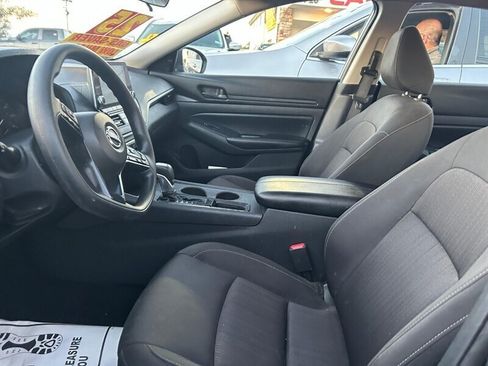 Used 2025 Nissan Altima 2.5 S FWD image 28