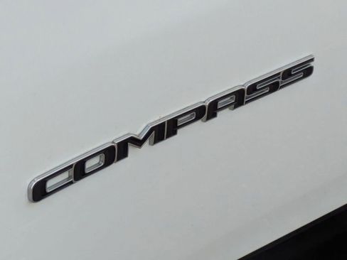 Used 2019 Jeep Compass Limited AWD/4WD image 10