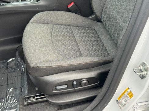 Used 2024 Chevrolet Equinox LT FWD image 23