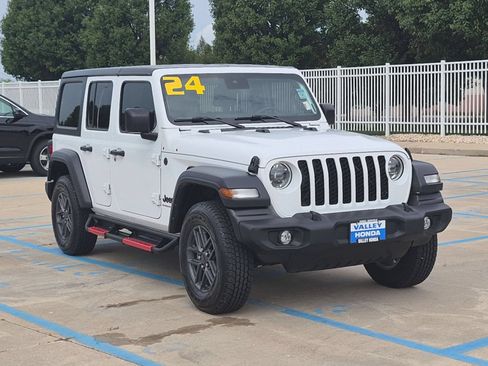 Used 2024 Jeep Wrangler Unlimited Sport AWD/4WD image 4