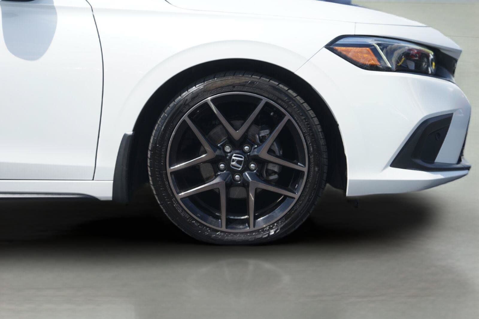 Used 2022 Honda Civic Sport Touring image 4