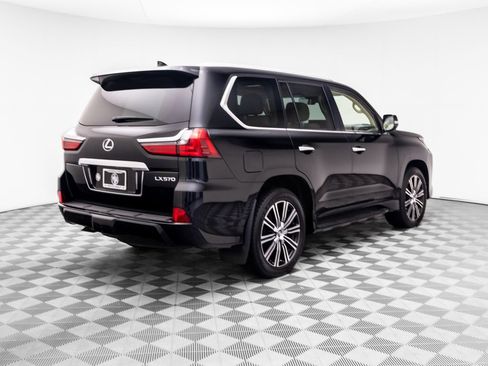 Used 2021 Lexus LX 570 4WD w/ Luxury Package image 4
