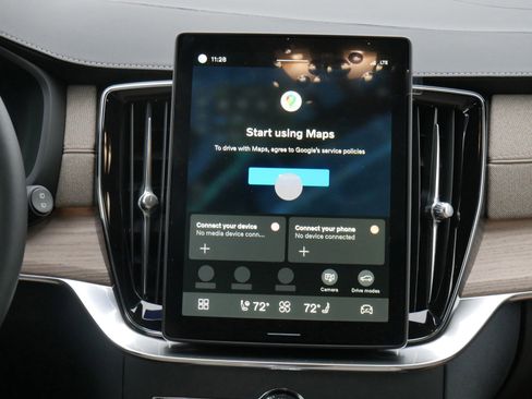 New 2026 Volvo XC90 B6 Plus w/ Protection Package Premier image 8