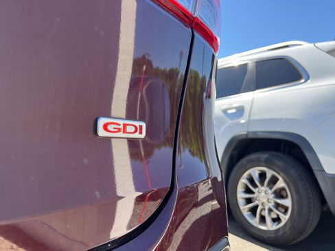 Used 2017 Kia Sorento FWD image 4