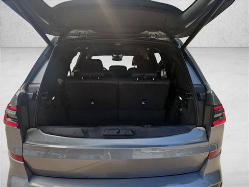 Used 2024 BMW X7 xDrive40i w/ M Sport Package AWD/4WD image 6